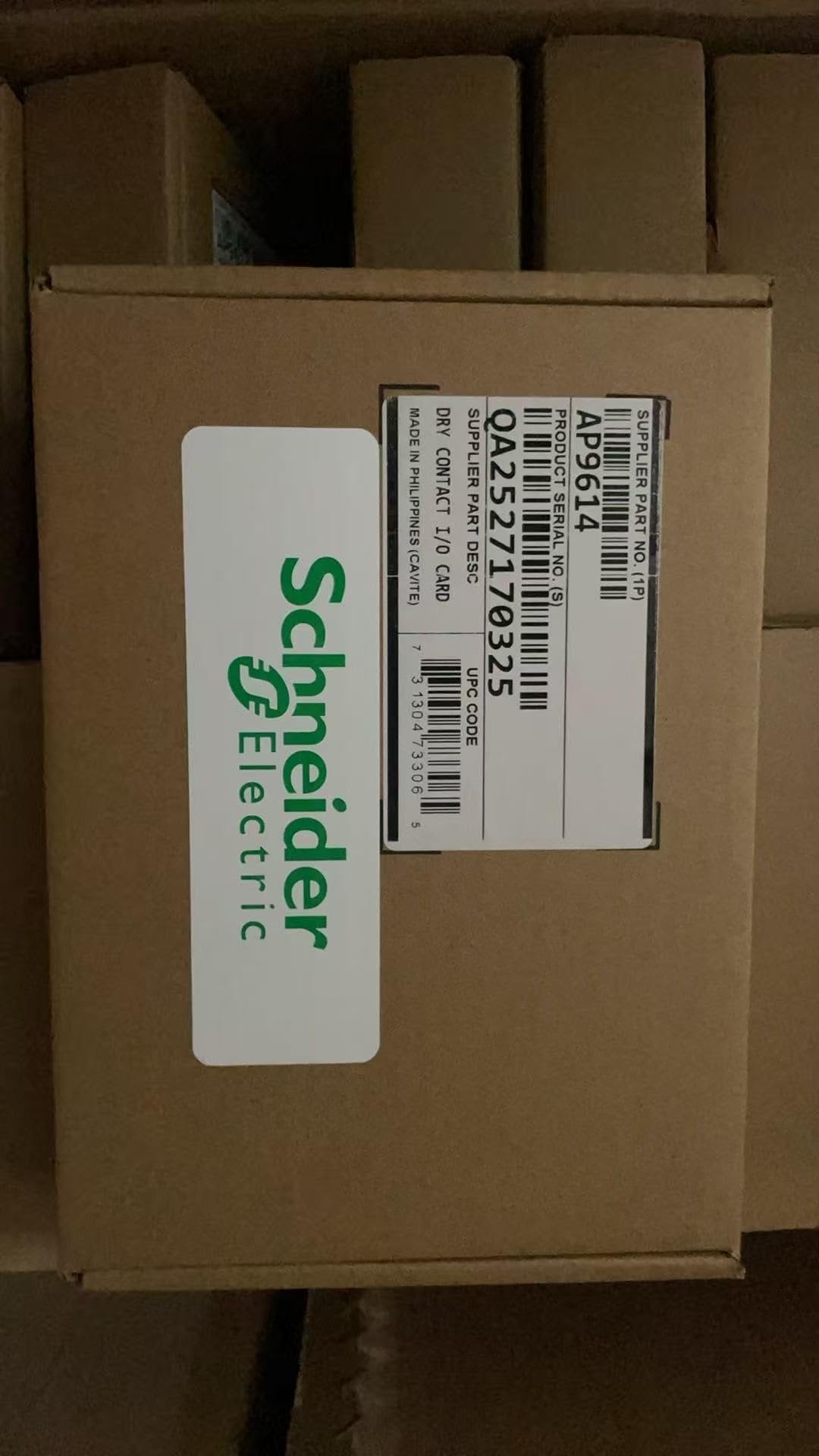 Schneider Electric Relay I O SmartSlot Card AP9614, Dry Contact, Management Options, Monitor External UPS Environmental sensors, Output relays, and Input Contacts, Replacement Version of AP9613