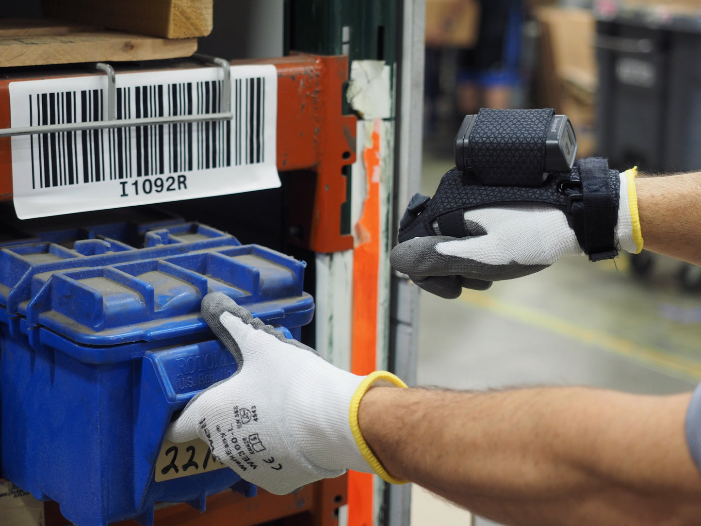 Honeywell 8680i Wearable Mini Mobile Computer - Hands-Free 1D/2D Barcode Scanner for Warehouse & Logistics