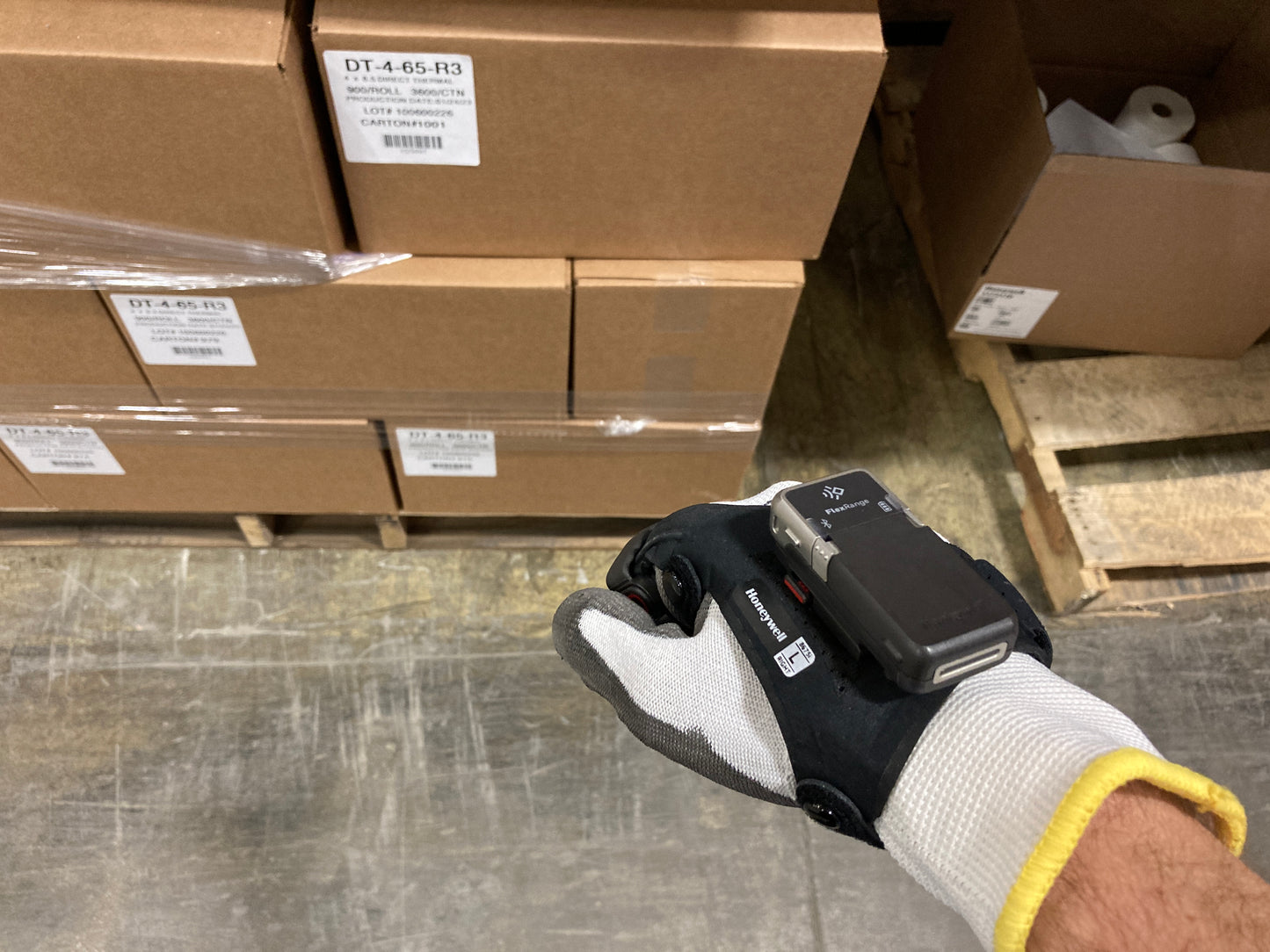 Honeywell 8675i Wearable Ring Barcode Scanner with FlexRange Technology, charger sold separately for all models