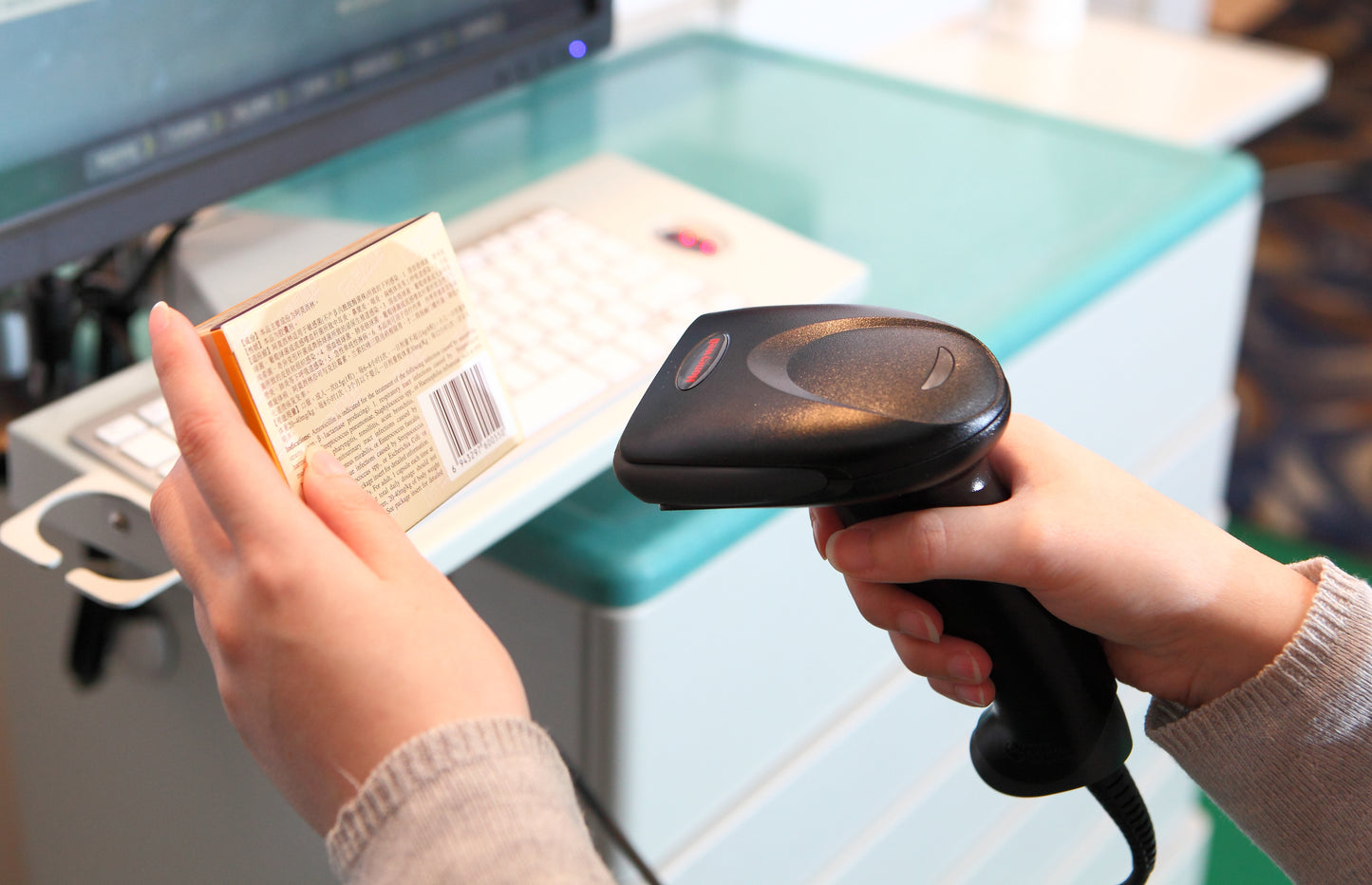 Honeywell Hyperion 1300G-2-N Scanner | 1D, Black, RS232/USB/KBW/IBM (Cable Required)